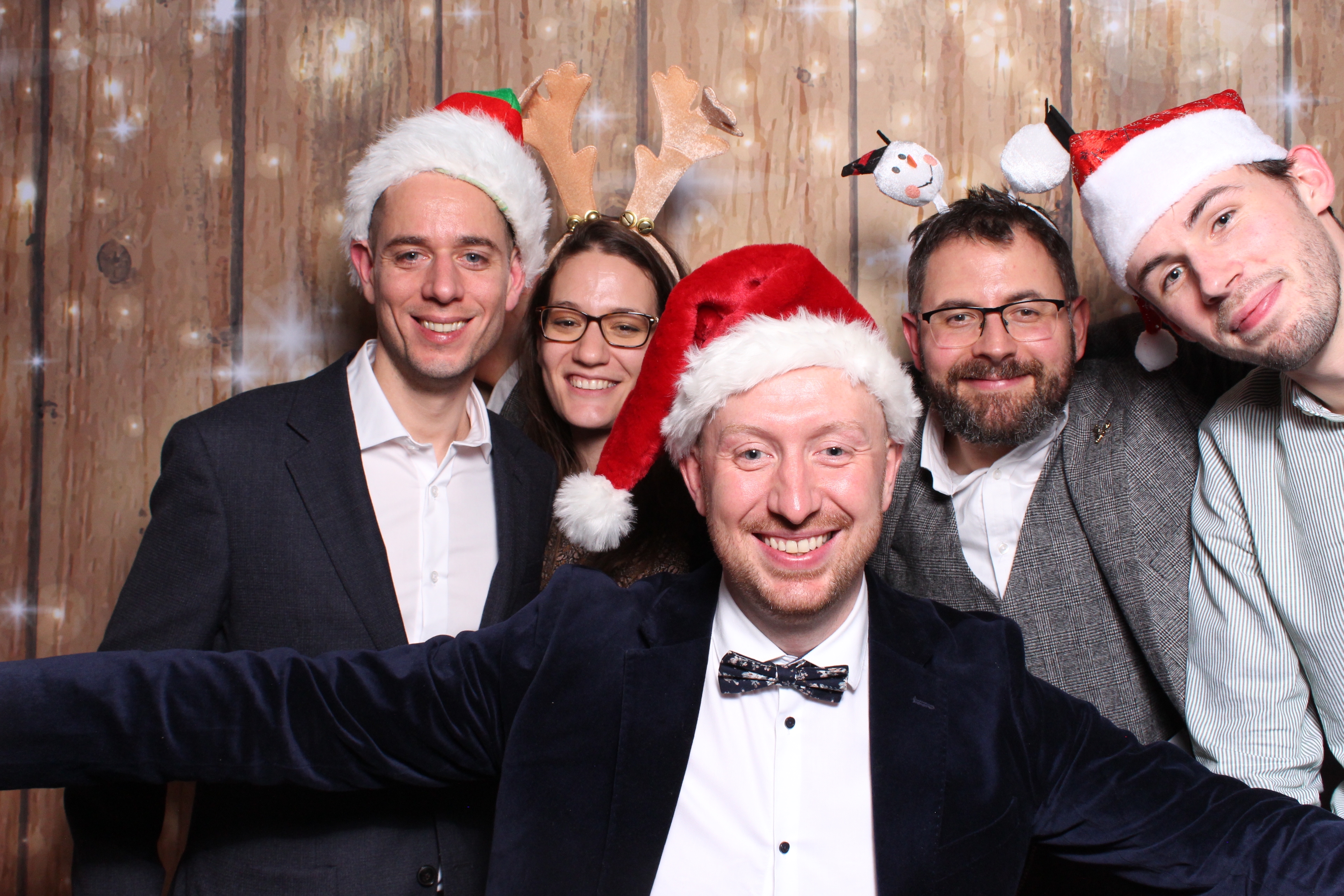 Tes Christmas party  | View more photos from the event at gallery.magicimages.uk/u/MagicImages/Tes-Christmas-party